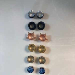 8 pairs of tunnels/gauges 5/8